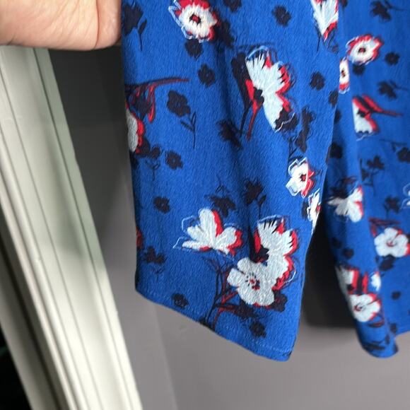 Draper James Blue Floral Flowy Blouse Tied Neckline Size 4 - Picture 4 of 9
